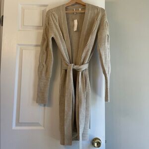 IISLI Brand New Sweater Coat ~ Beautiful for the Fall and Winter